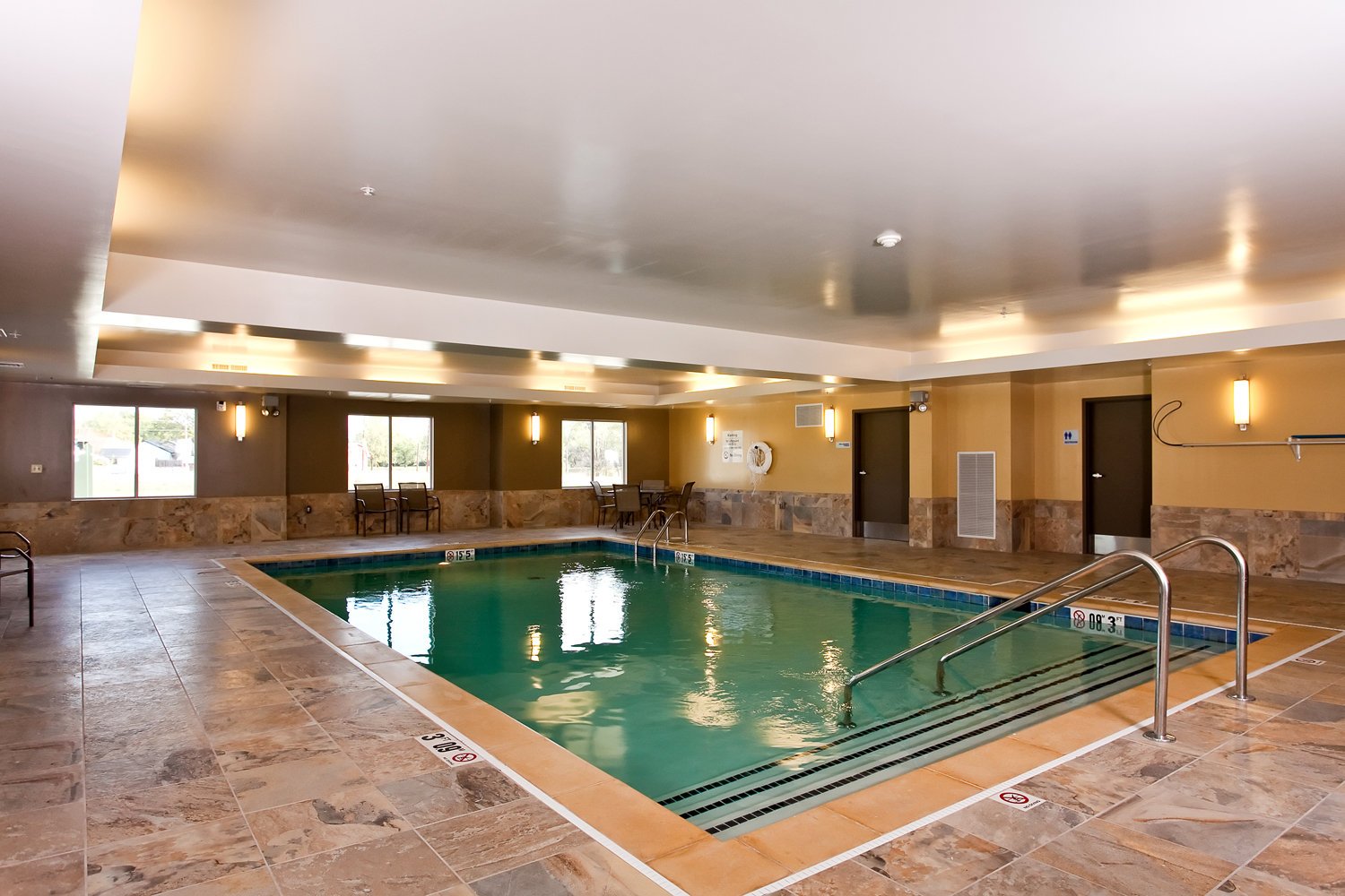 Holiday Inn Express & Suites Newton By IHG-官方