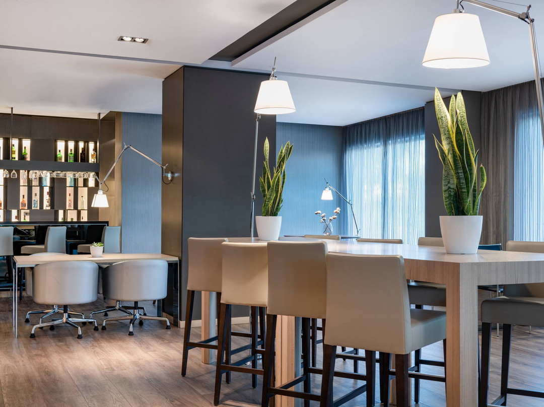 韦尔瓦万豪AC酒店主图