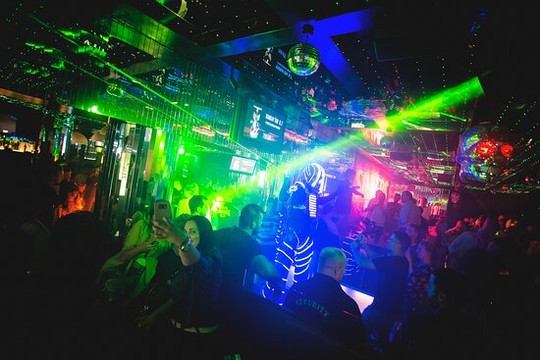 Saint & Sinner-波雷奇必去景点