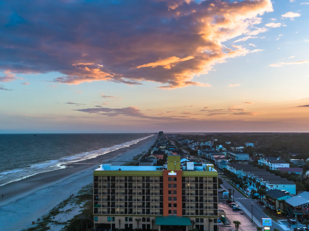 Surfside Beach Oceanfront Hotel主图