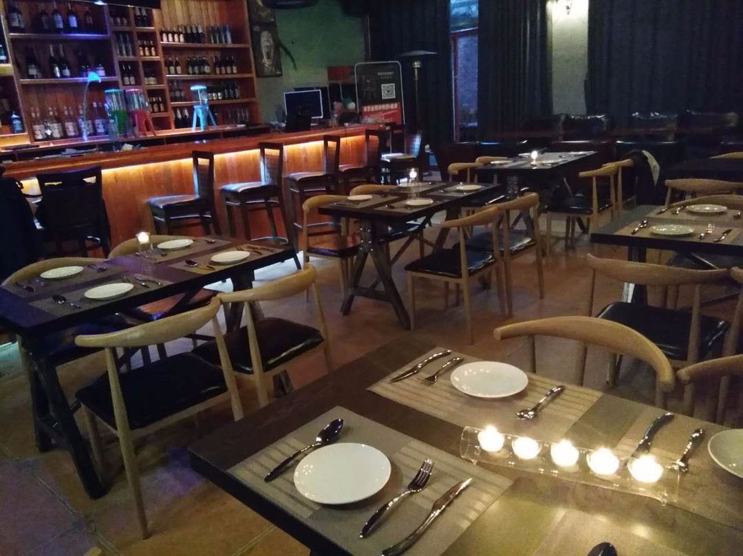 Feast Restaurant Bar