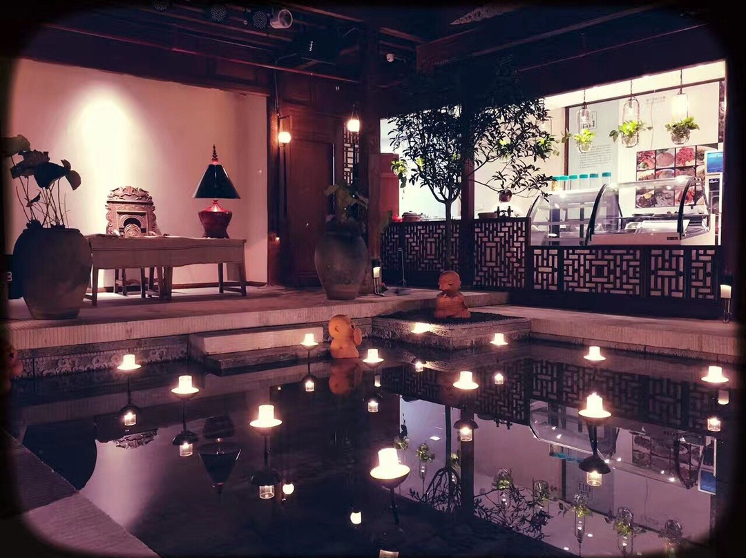 洪沙瓦迪东南亚风情餐厅