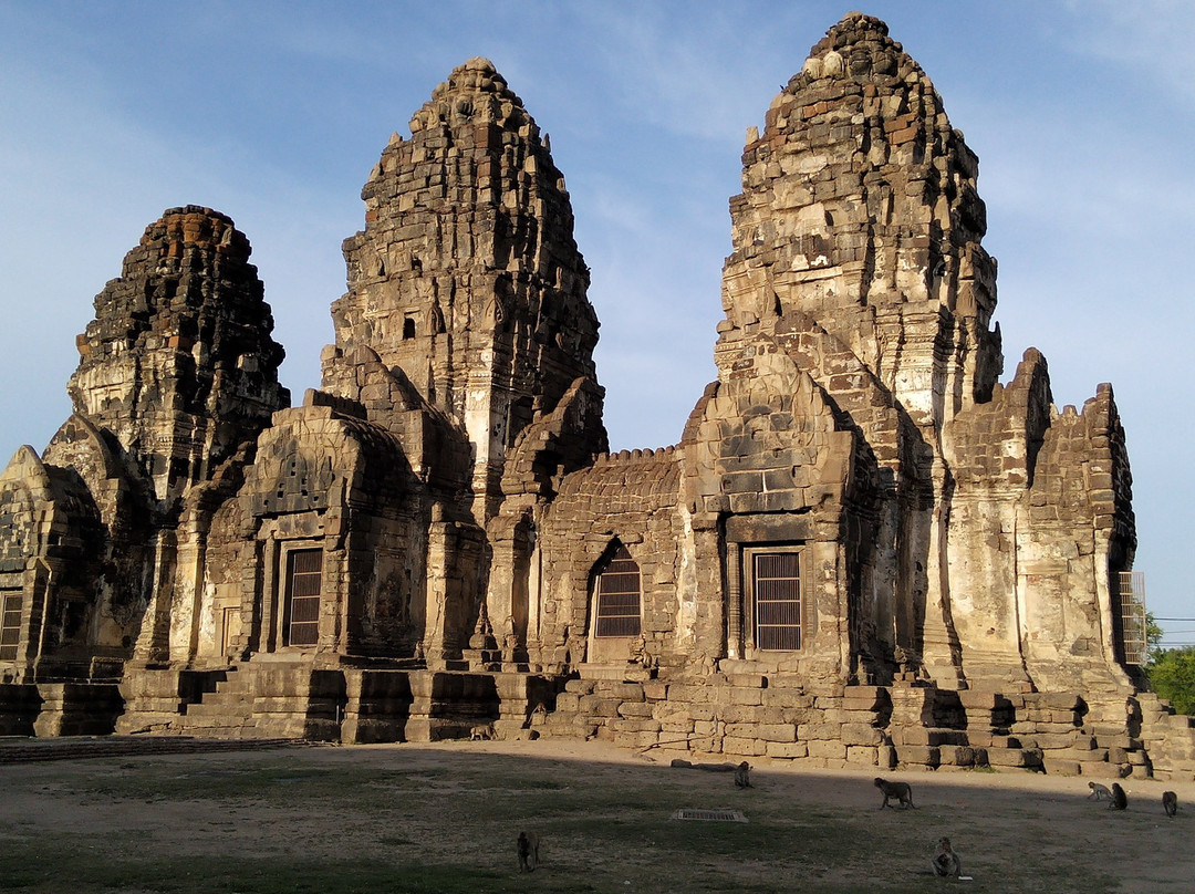 Phra Prang Sam Yot景点图片