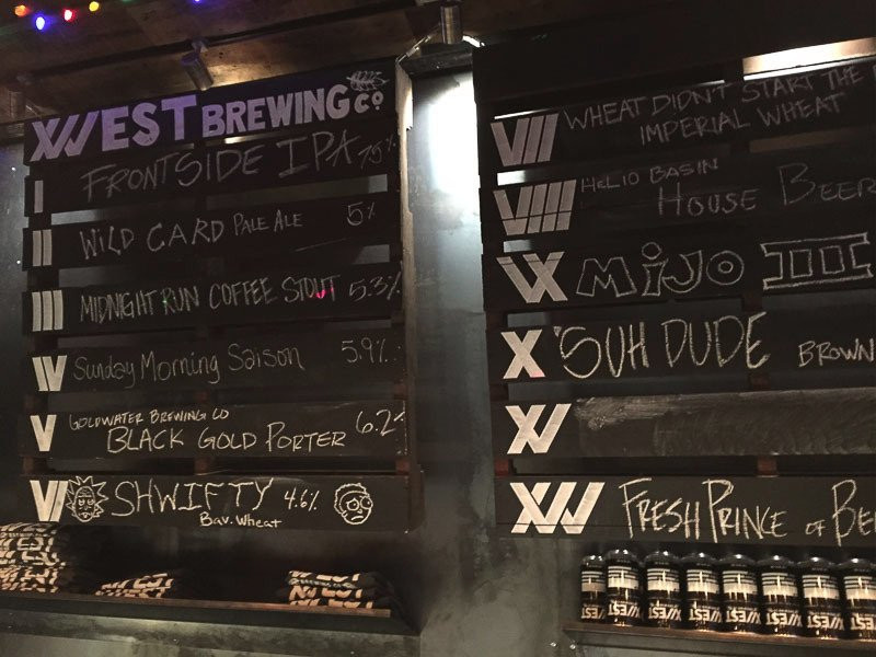 12 West Brewing Company景点图片