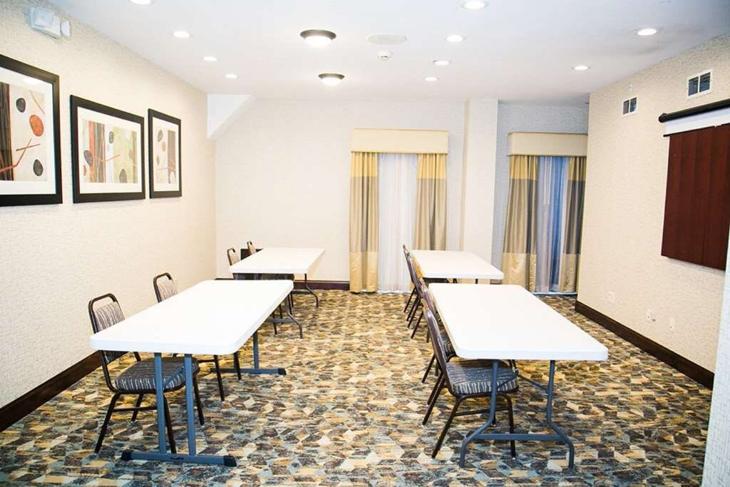 马歇尔希尔顿恒庭酒店主图