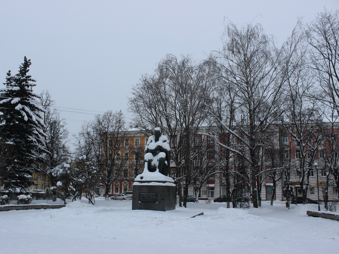 Monument to Saltykov-Shhedrin景点图片