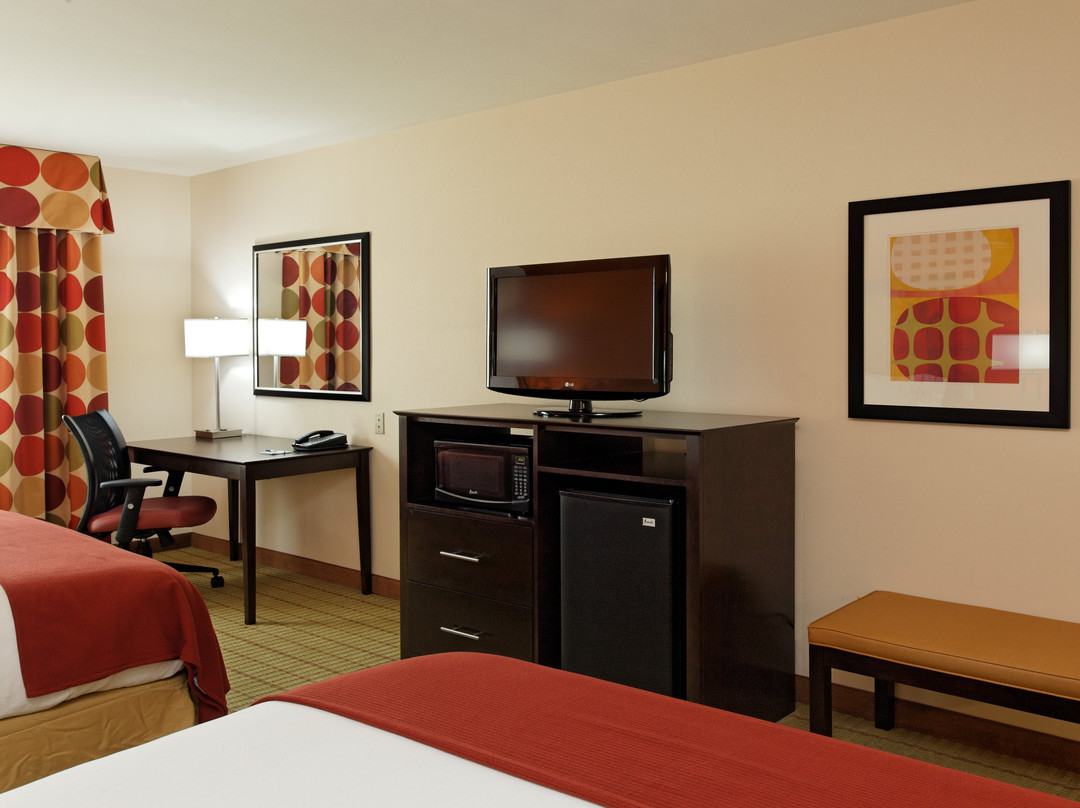 Holiday Inn Express & Suites Florence Northeast by IHG主图