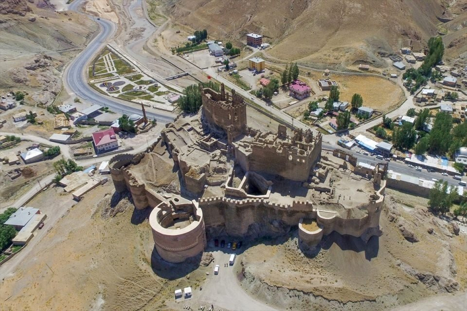 Hosap Castle (Hosap Kalesi)-Van必去景点