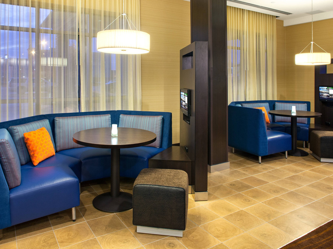 Courtyard by Marriott London主图