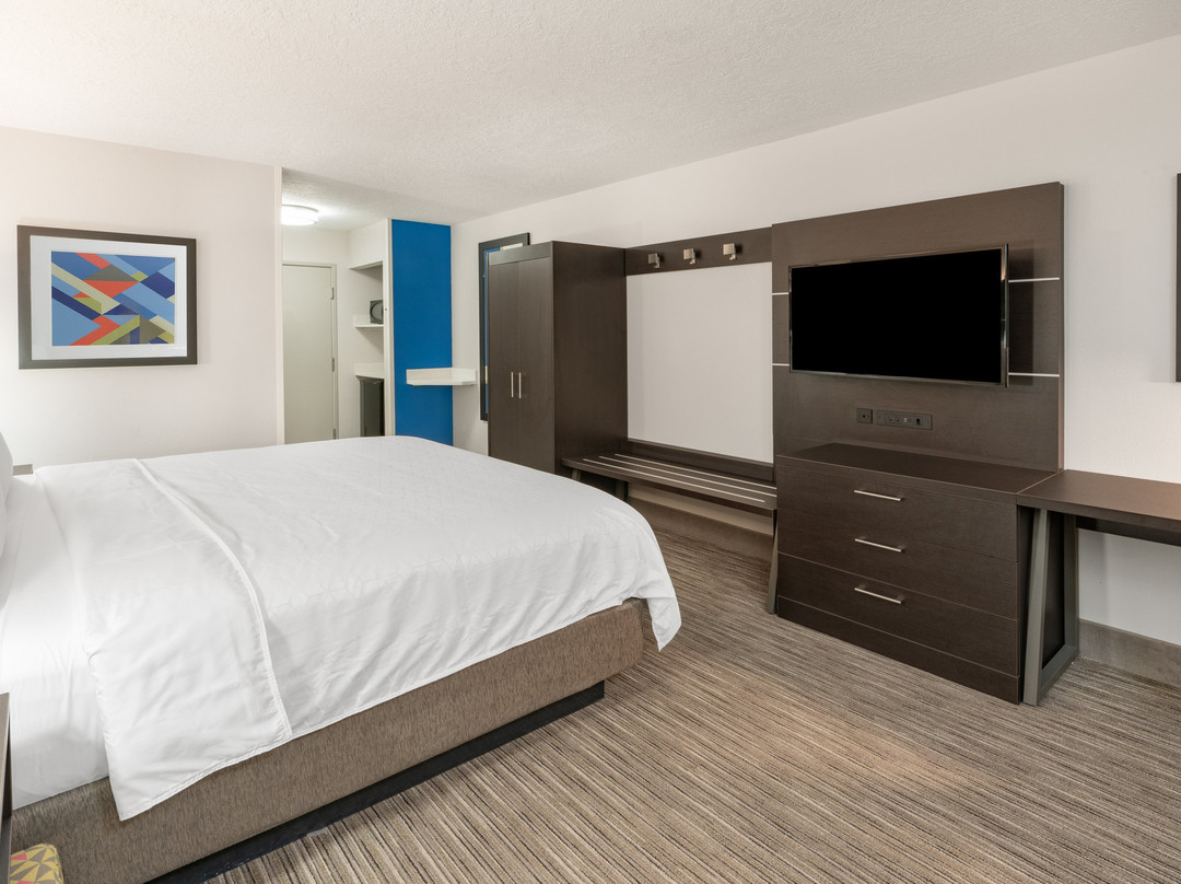 Holiday Inn Express & Suites Albuquerque-n. Balloon Fsta Park By IHG主图