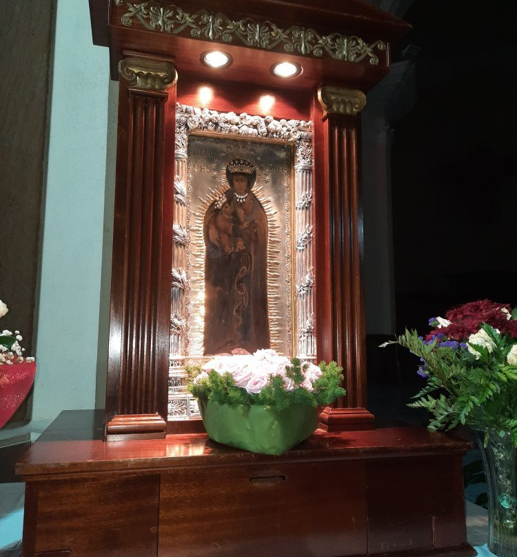 Chiesa Santa Maria Assunta e San Dionigi l'Areopagita-克罗托内必去景点