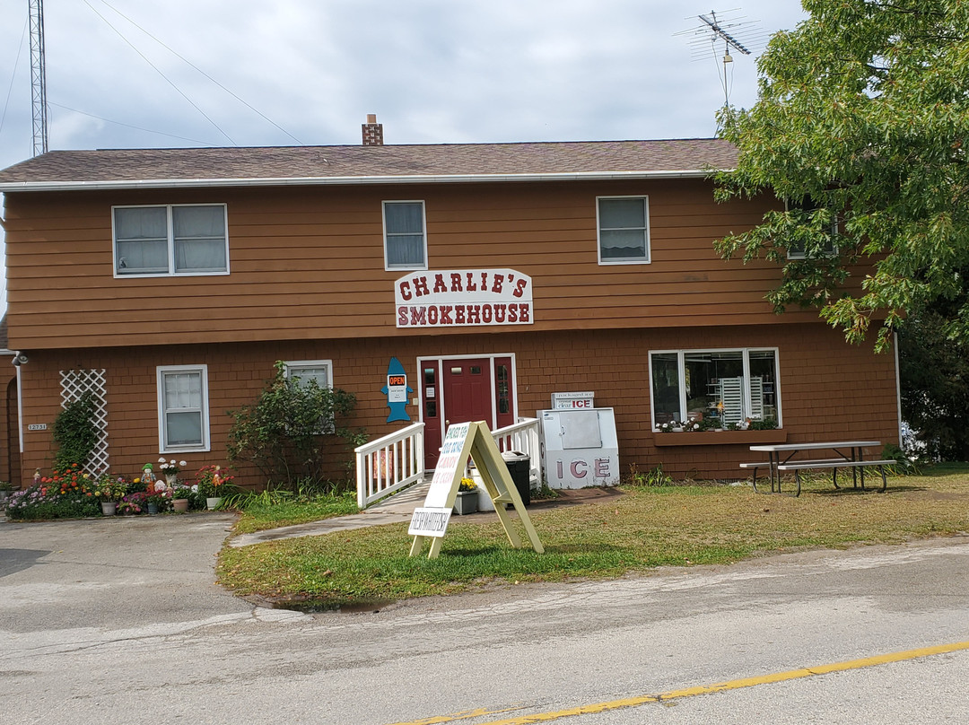 Charlie's Smokehouse-Gills Rock必去景点