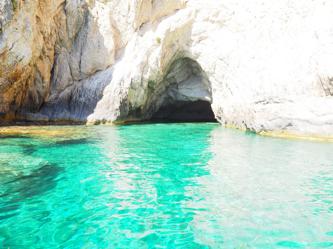 Aspri Ammos-Othonoi必去景点