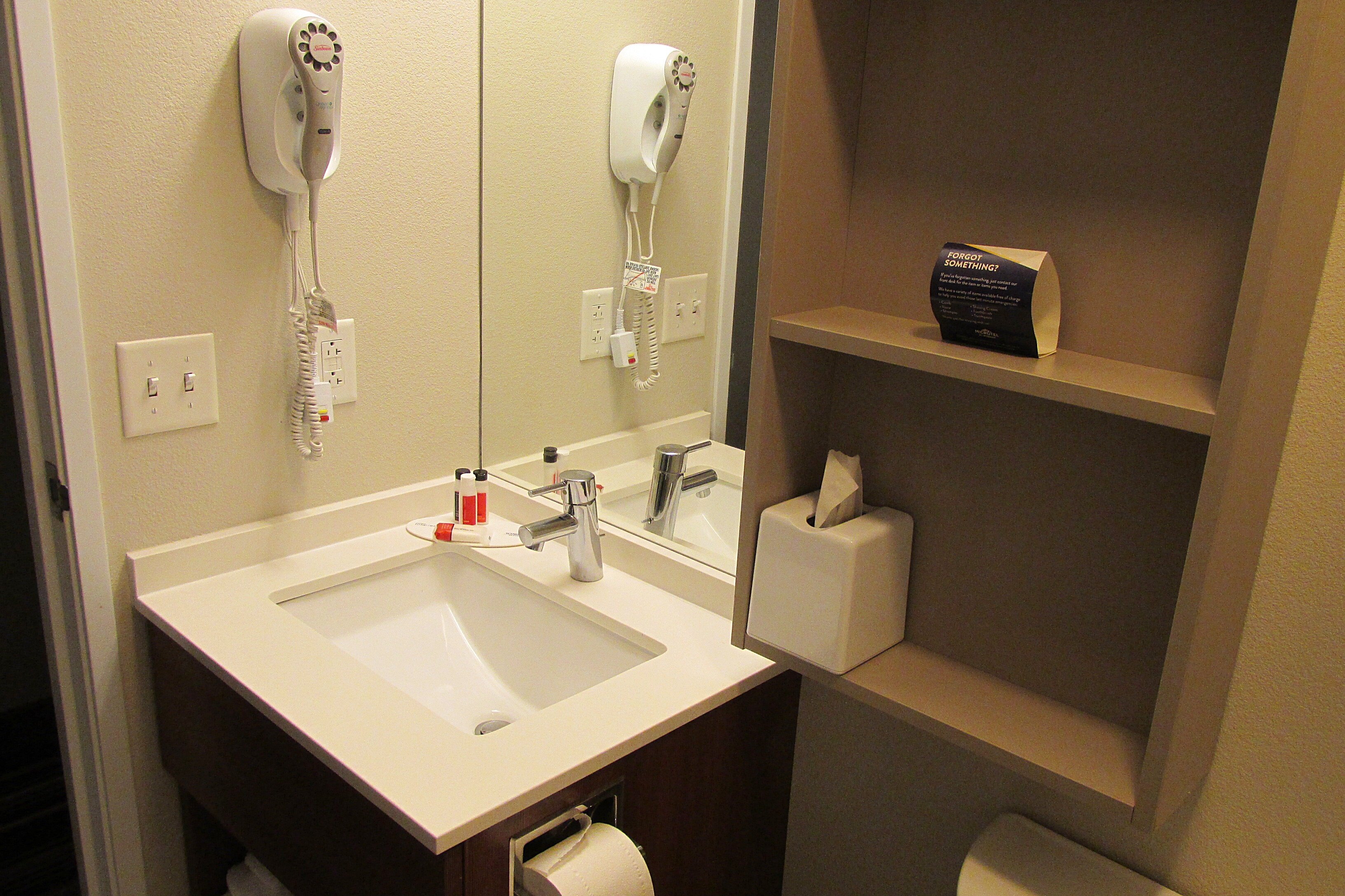 Microtel Inn & Suites by Wyndham Binghamton-浴室