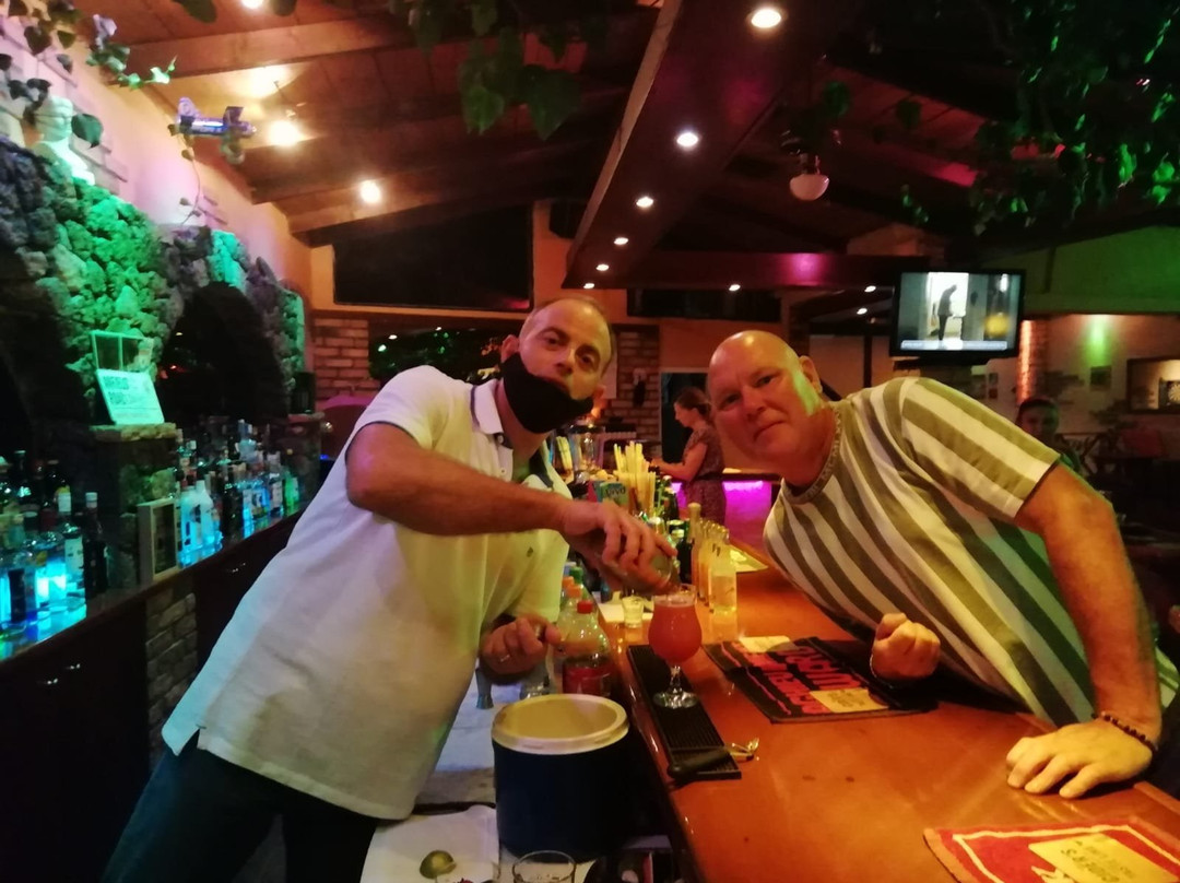 Coconut Bar-Arillas必去景点