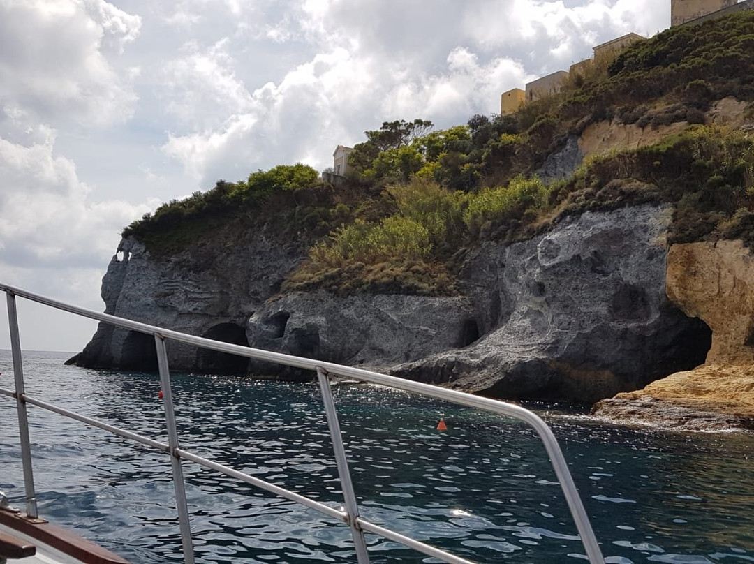 Ponzaturismo.it di Shuttle Viaggi Sas-特拉西那必去景点
