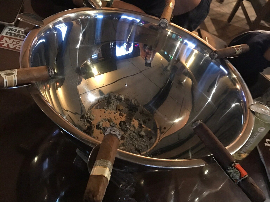 Embassy Cigar Lounge景点图片