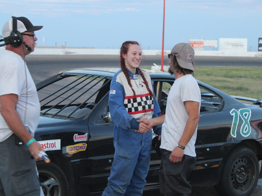 The Medicine Hat Auto Racing Association景点图片