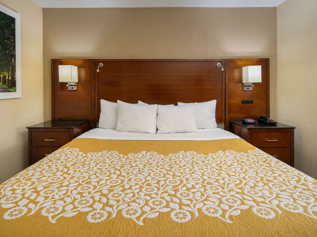 汤马斯腾戴斯酒店主图