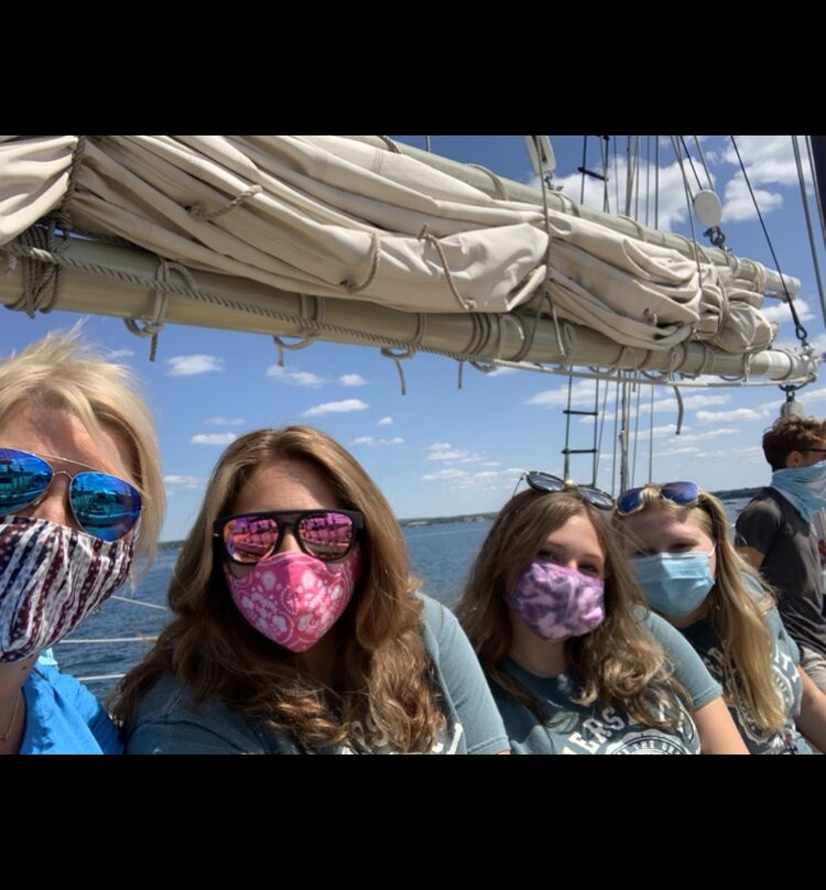 Schooner Manitou - Day Tours-特拉弗斯城必去景点