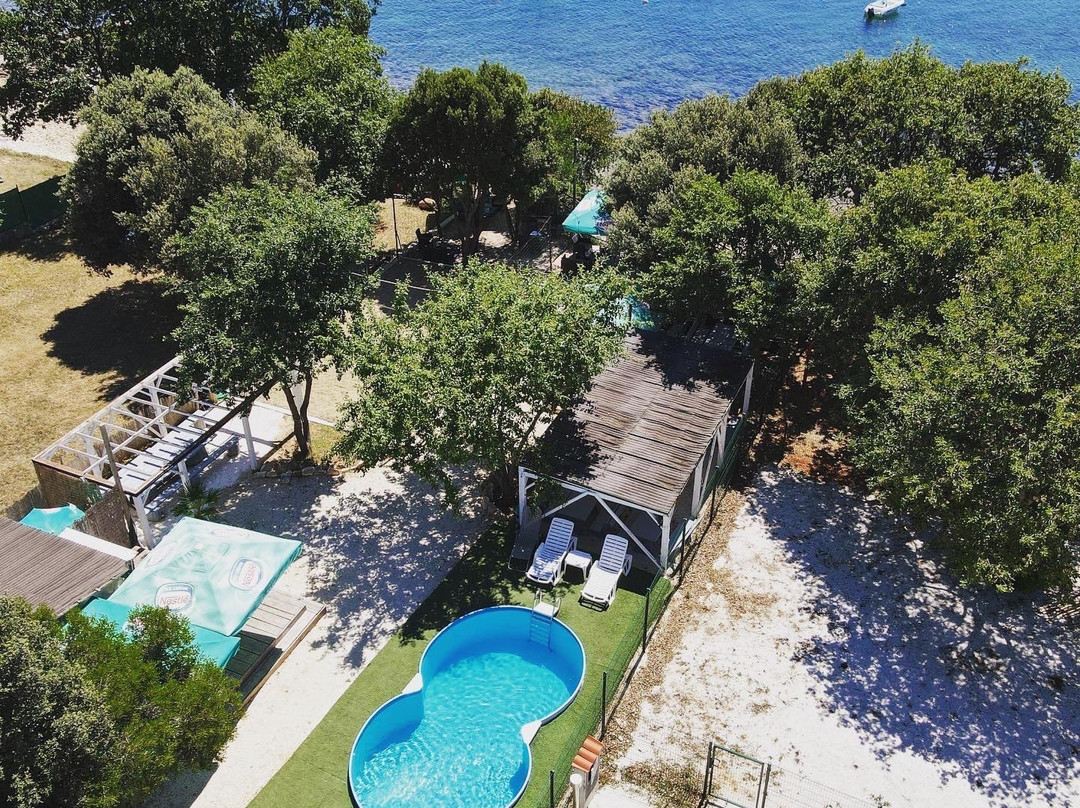 Beach Bar Palma-Banjole必去景点