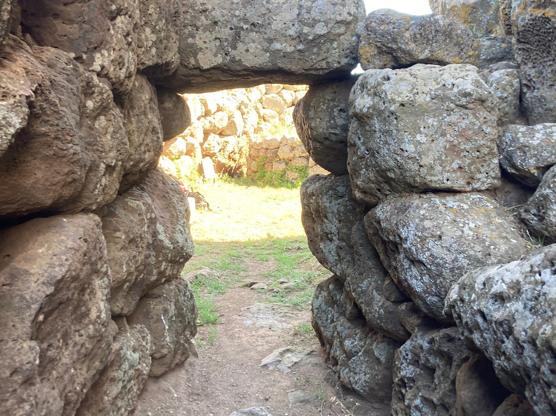 Nuraghe Losa-Abbasanta必去景点