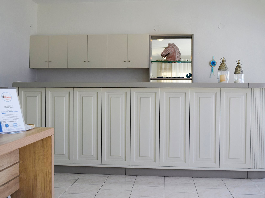 Pella Hotel - New主图