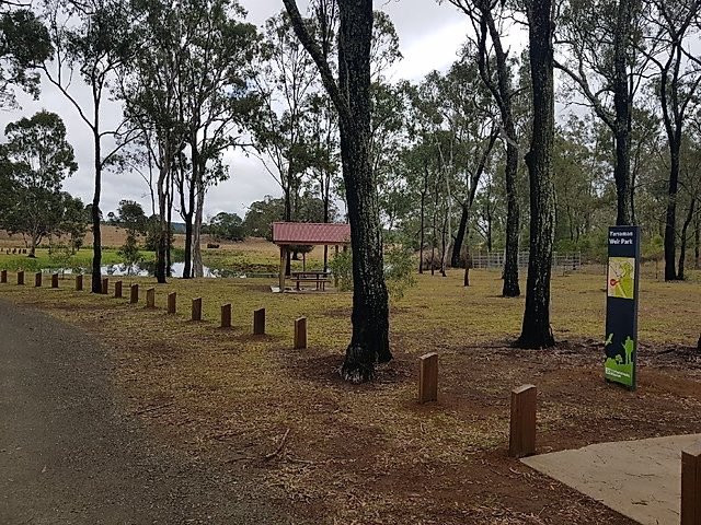 Yarraman Weir and Station Park景点图片