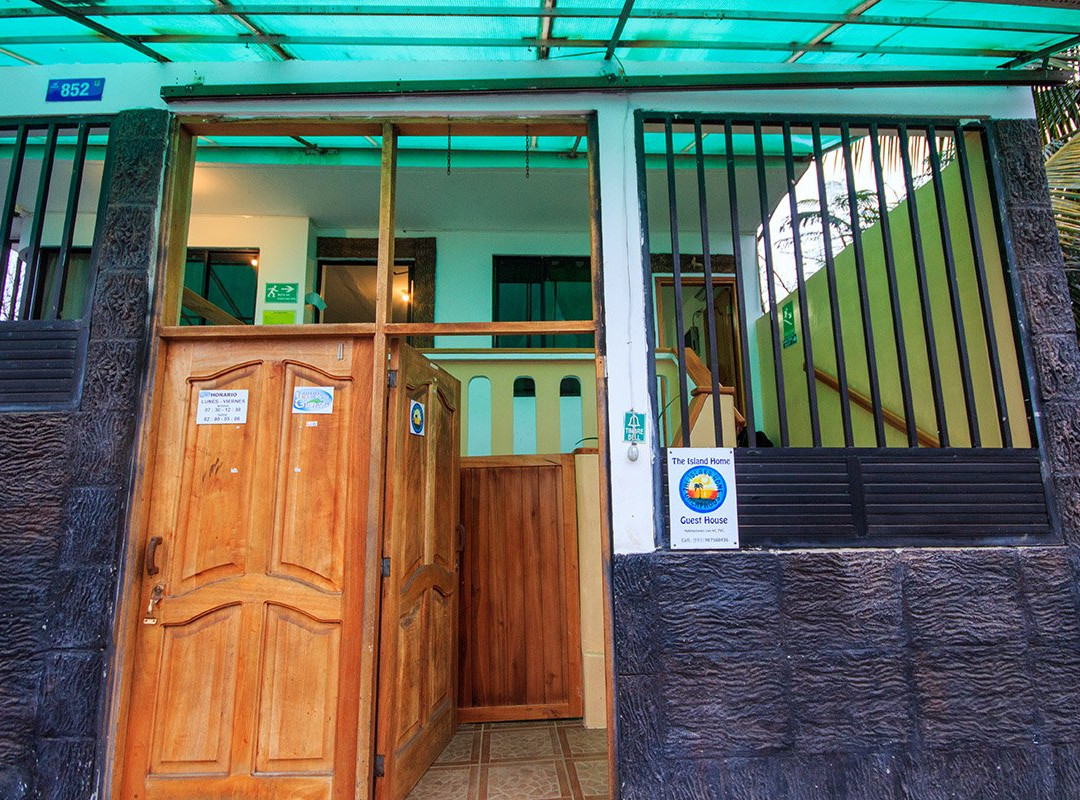 The Island Home主图