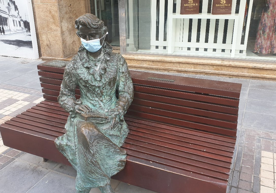 Escultura Carmen Conde-卡塔赫纳必去景点