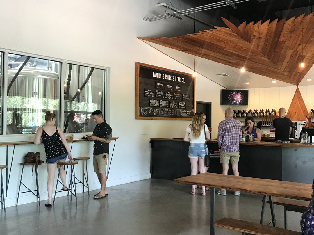 Family Business Beer Company-Dripping Springs必去景点