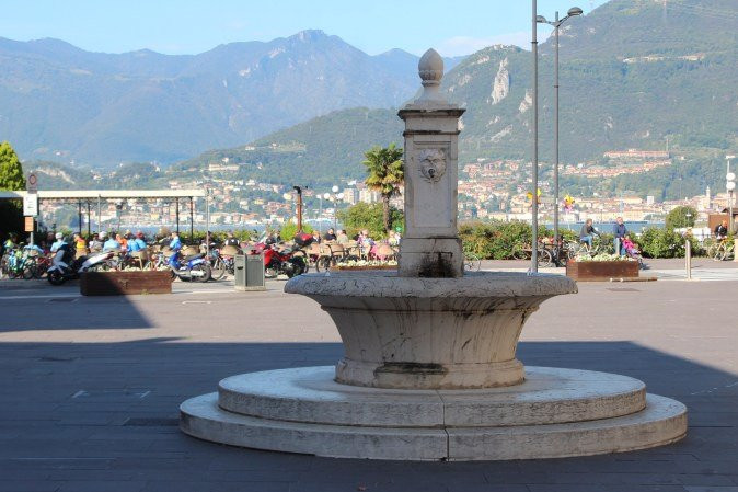 Fontana di Piazza Mercato景点图片