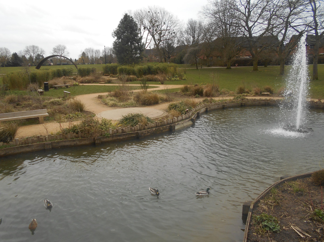 The Sir Nicholas Winton Memorial Garden景点图片