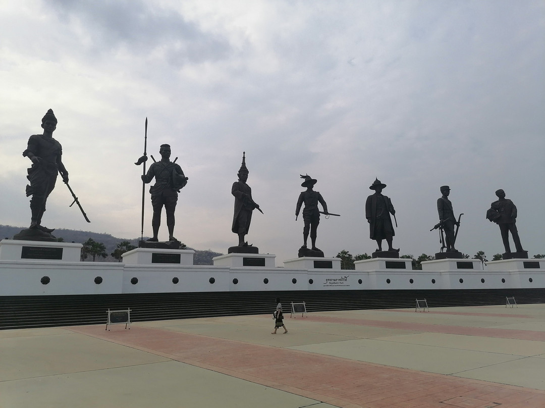 7 Kings of Siam Statues-Nong Kae必去景点
