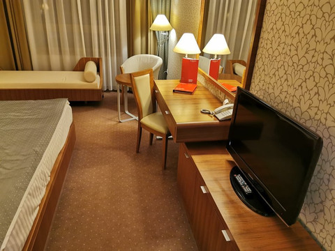 克卢日华美达酒店主图