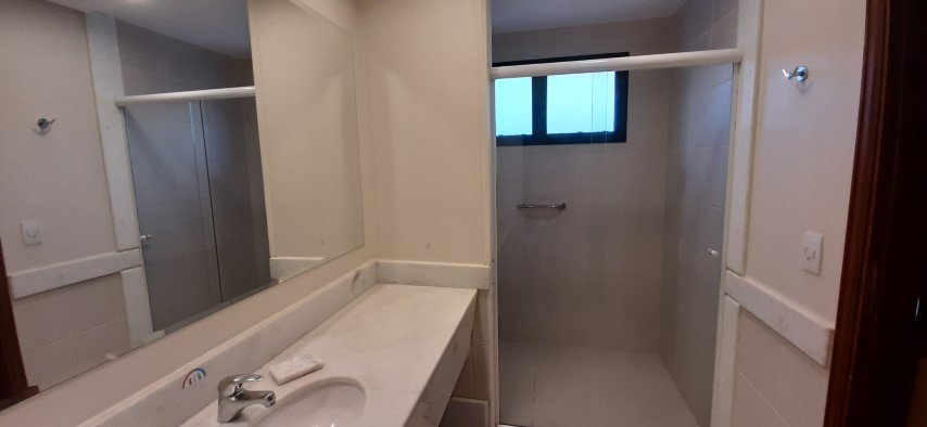 JK Premium Hotel e Eventos Londrina-浴室