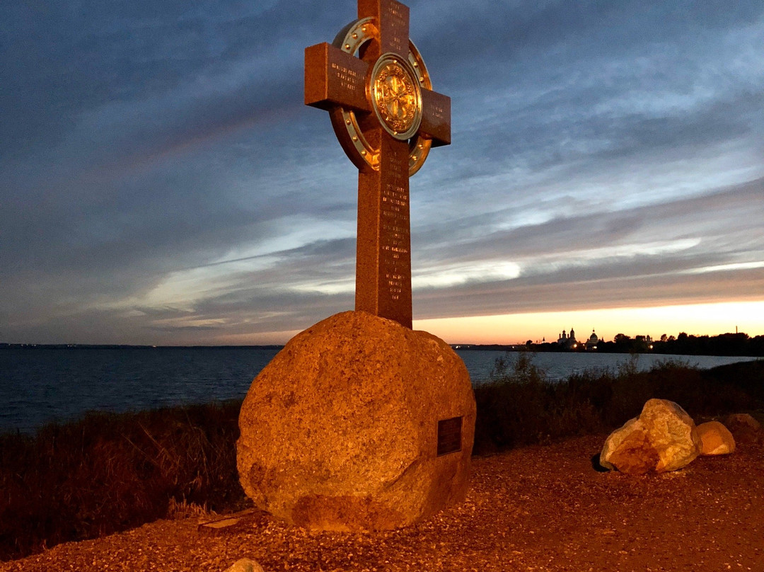 Memorial Cross景点图片
