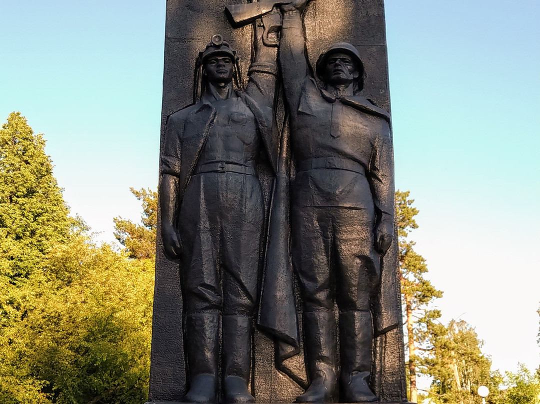 Monument to the Artemovsky Citizens Fordging Victory at the Front and in the Rear
