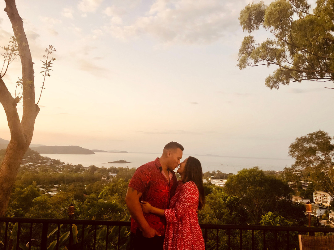 降灵岛热带雨林度假酒店主图