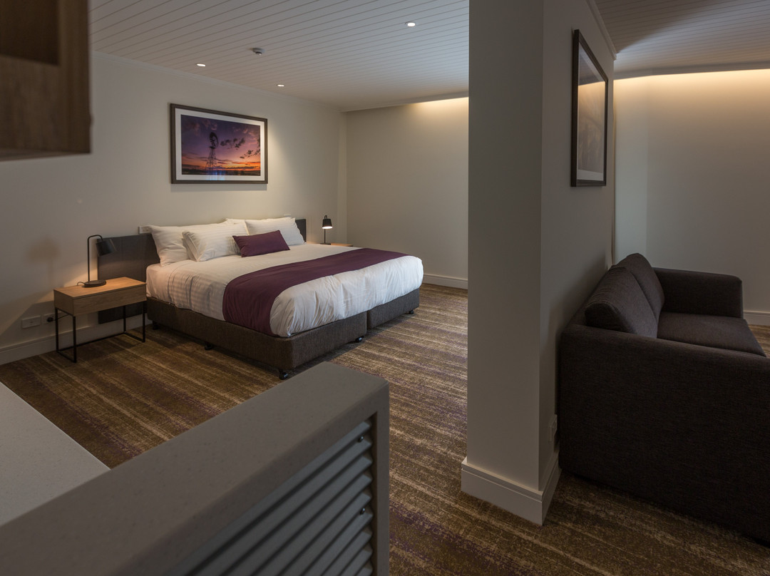 Porters Plainland Hotel主图