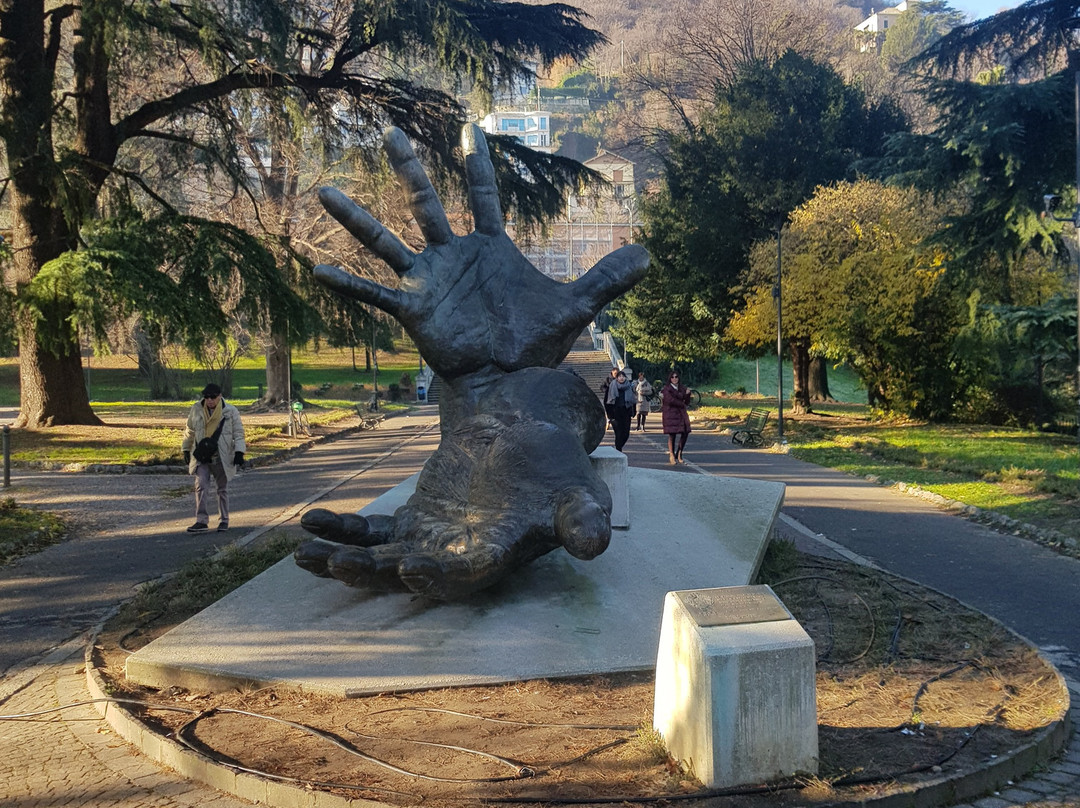 Monumento Le Mani-科莫必去景点