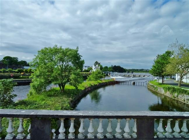 Riverside Walk景点图片