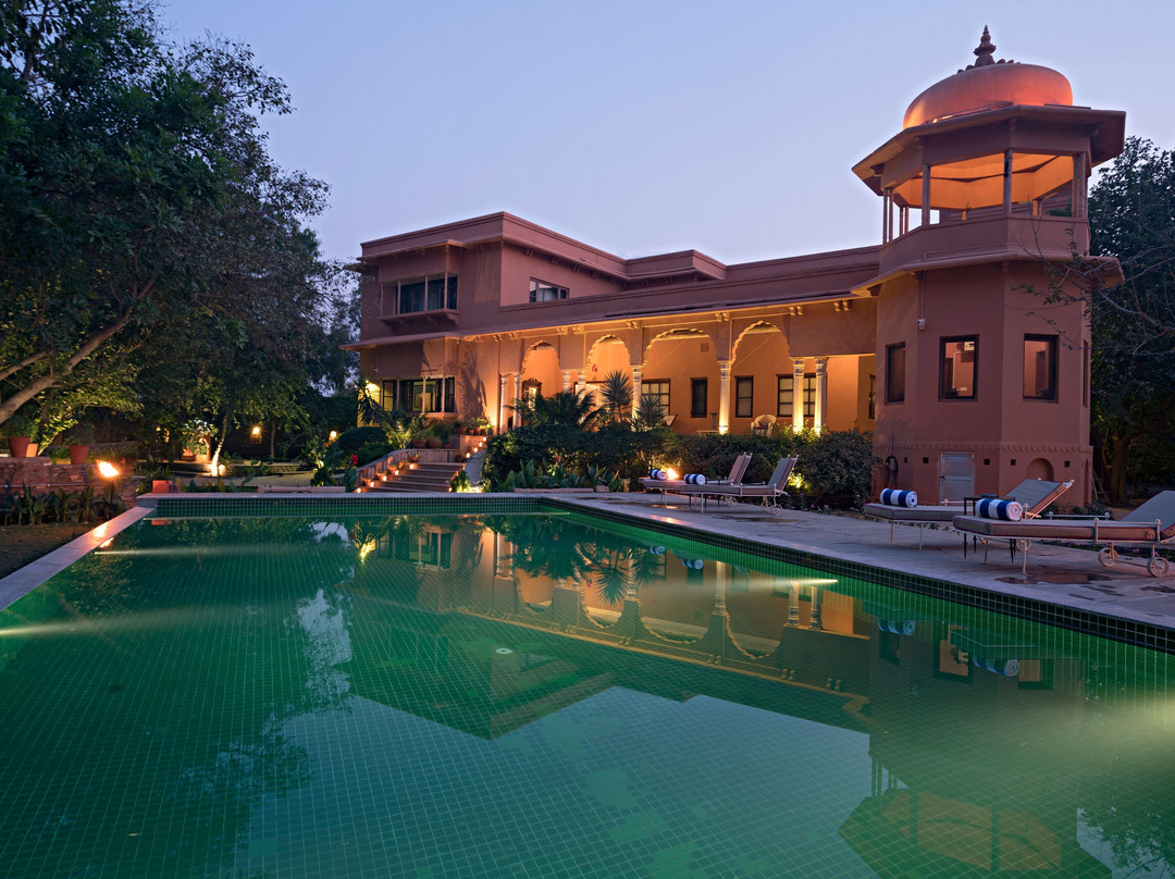 LohonoStays Srinivas- The Royal Residence