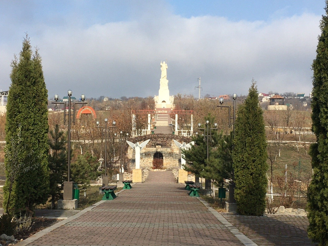 Temple of the Holy Apostles Peter and Paul-Essentuki必去景点
