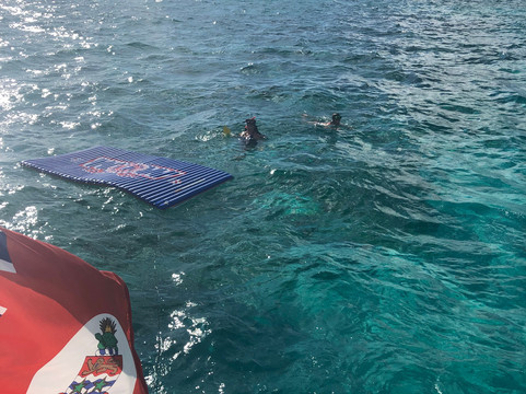 Surfside Charters-七哩滩必去景点