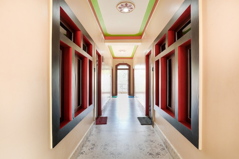 SPOT ON 545 Ghatal Hotel主图