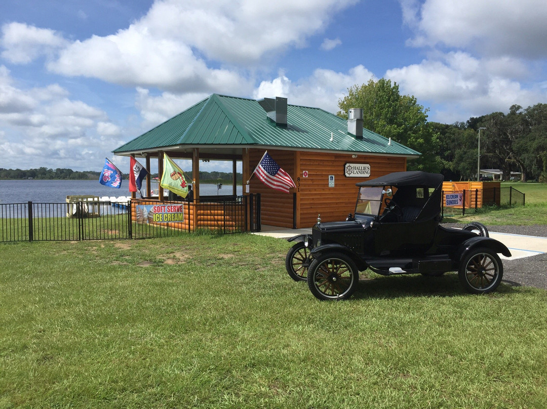 Hallie's Landing-Crescent City必去景点