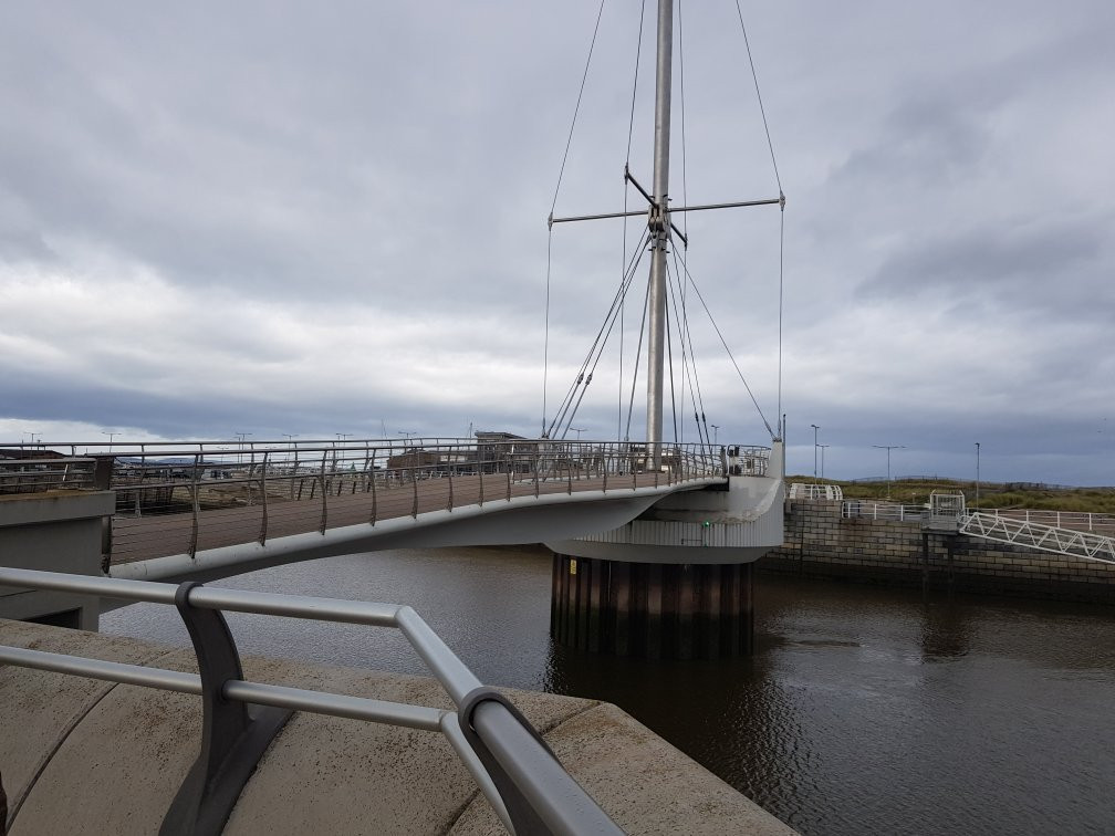 Pont-y-Ddraig Harbour Bridge景点图片