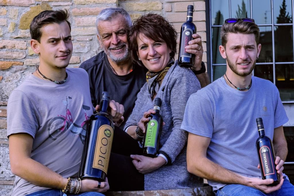 圣吉米尼亚诺旅游景点-Podere La Marronaia- Le Colonne Biodynamic Winery & Farm