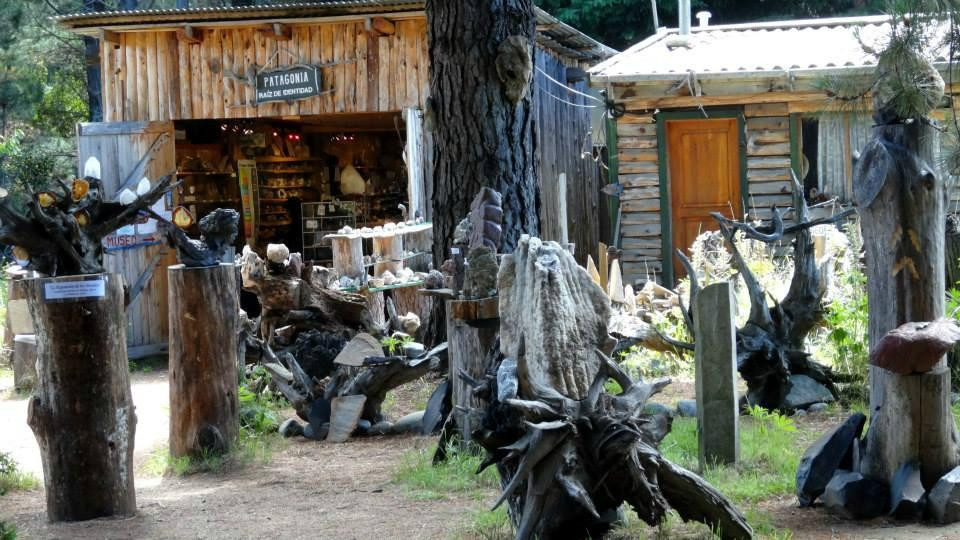 El Bolson旅游景点-Museo de Piedras Patagonicas